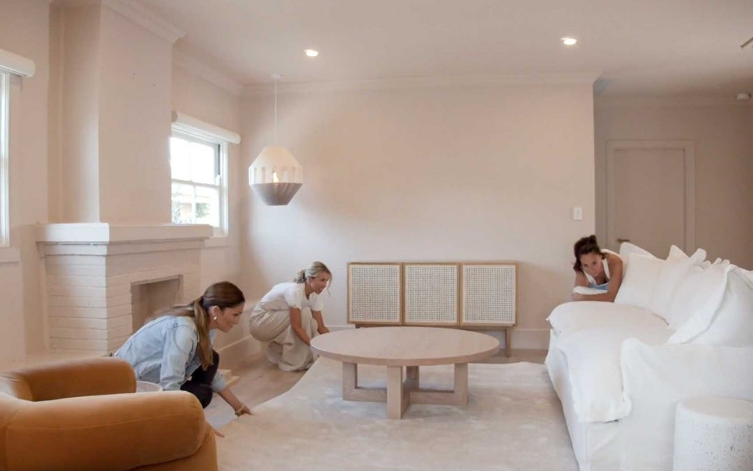 WATCH US STYLE A LOUNGE ROOM